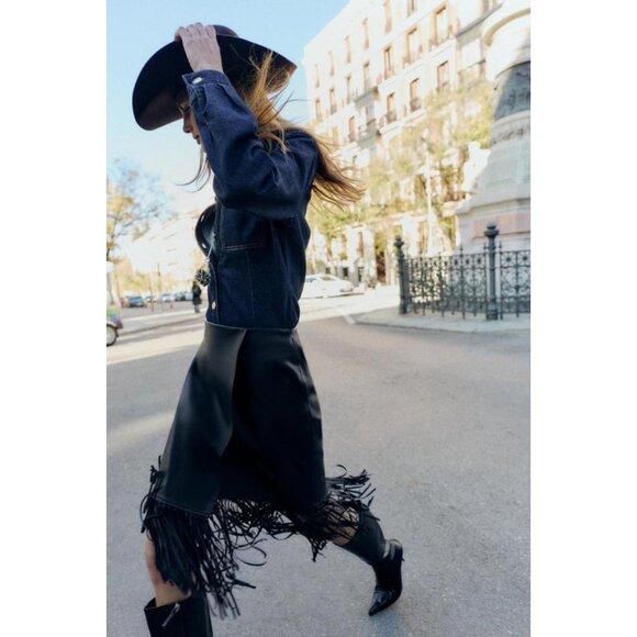 ZARA FAUX LEATHER FRINGED MIDI SKIRT - Picture 4 of 11